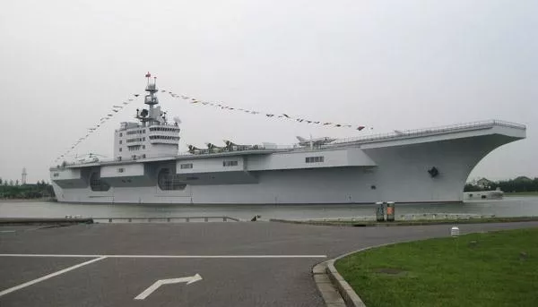 东方绿洲青少年军事教育基地